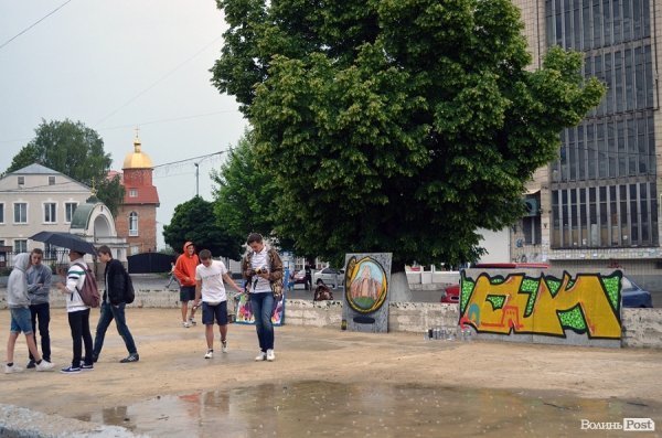 Луцький мер подружився із графітчиками. ФОТО