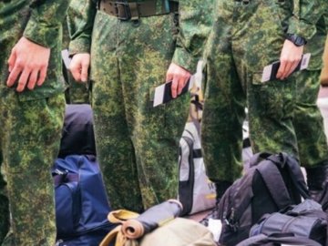 На Луганщині росіяни почали підготовку дітей до війни, –  Гайдай