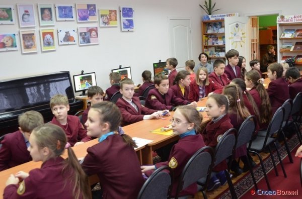 У Луцьку навчали робити валентинки. ФОТО