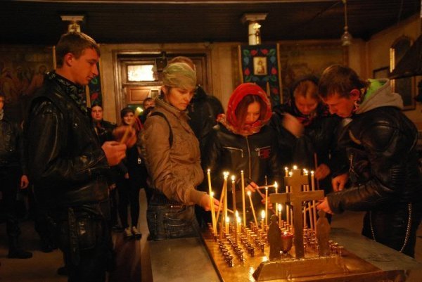 У Луцьку помолилися за загиблих байкерів. ФОТО