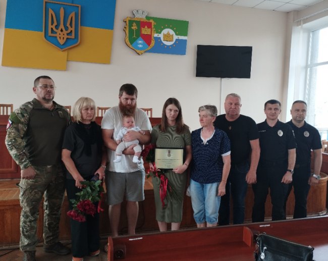 Сім'я загиблого на війні поліцейського з Волині отримала його посмертну відзнаку. ФОТО