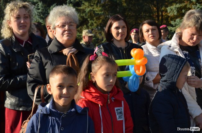 Майбутні правоохоронці: у Луцьку посвятили в ліцеїсти 75 юнаків та дівчат. ФОТО