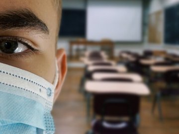 У Міносвіти розповіли, чи повернуться учні до шкіл після канікул