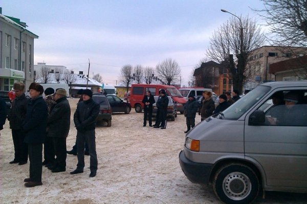 На Волині голова районних регіоналів випадково приєднався до Автомайдану. ФОТО. ВІДЕО