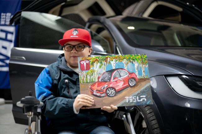 Автомобільна компанія здійснила мрію маленького важкохворого лучанина