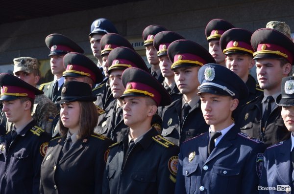 Сотні ліцеїстів склали присягу на головній площі Луцька. ФОТО