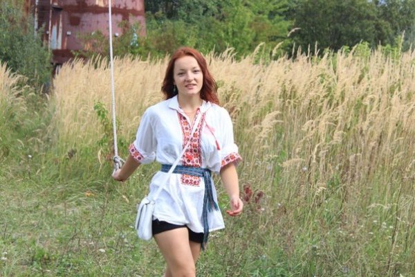 Як у Луцьку стрибали з труби заввишки понад 50 метрів у вишиванках. ФОТО. ВІДЕО