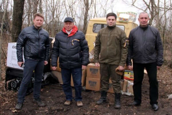 Делегація Луцькради на чолі з Романюком побувала на передовій. ФОТО
