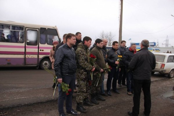 Делегація Луцькради на чолі з Романюком побувала на передовій. ФОТО