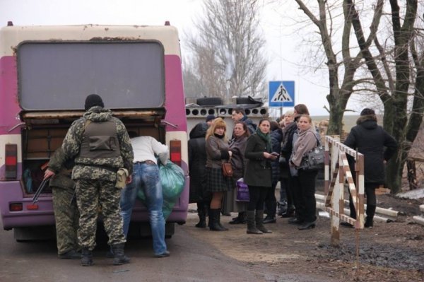 Делегація Луцькради на чолі з Романюком побувала на передовій. ФОТО