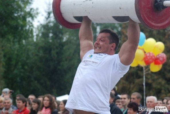 Як у Луцьку змагалися силачі