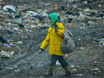 Рабство по-волинськи: людей змушували працювати на смітнику