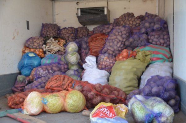 Волинські волонтери  відправили бійцям фуру допомоги. ФОТО