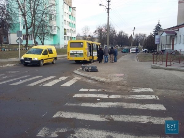 ДТП на Волині: бус зіткнувся з маршрутним таксі