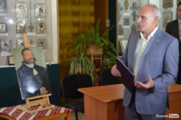 Луцьким музейникам передали картину за 2,5 мільйона євро