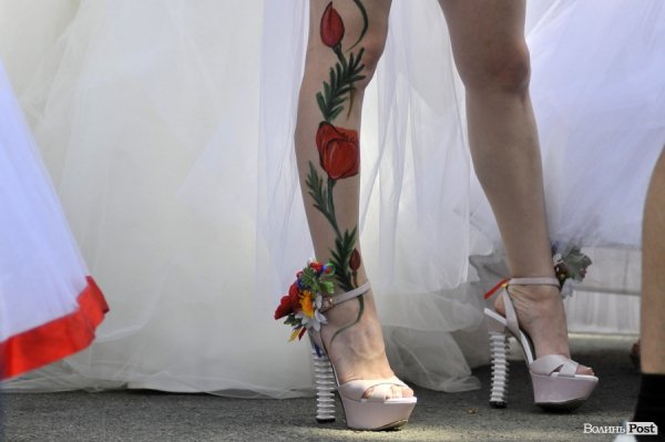 Парад наречених у Луцьку. ФОТО