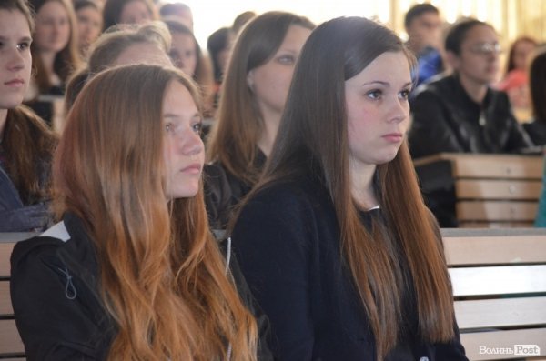 У Луцьку «айдарівці» розповіли студентам, скільки ще триватиме війна на Сході. ФОТО