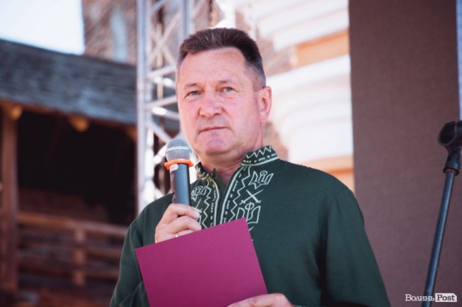 У Луцькому замку понад 1400 випускників ВНУ отримали дипломи. ФОТО