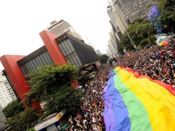 У Бразилії відбувся наймасовіший в історії гей-парад. ФОТО