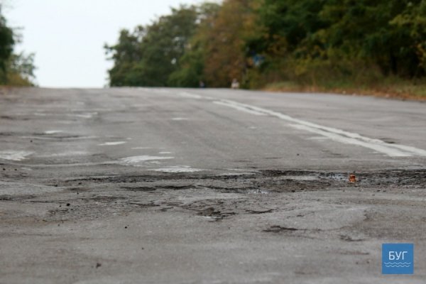 Жахливі дороги Волині не пройшли випробування іграшкою. ФОТО