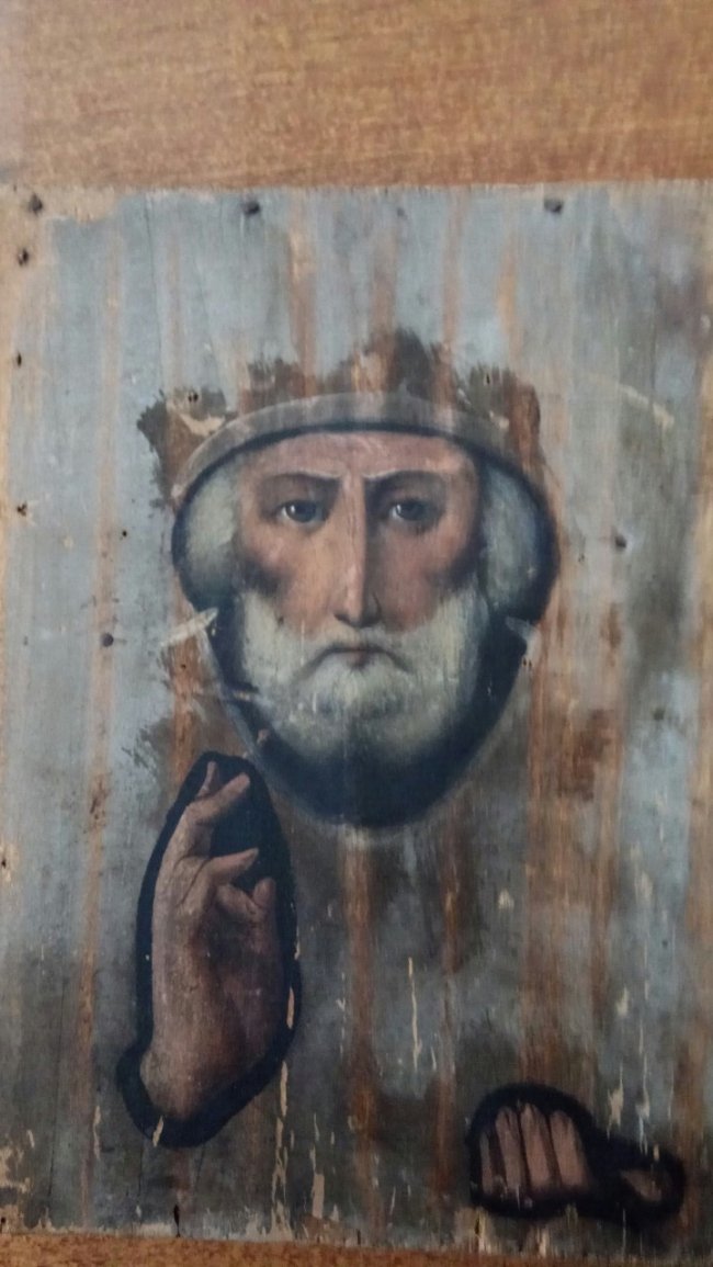 Святкова контрабанда: на «Ягодині» у чоловіка вилучили ікону із зображенням святого Миколая