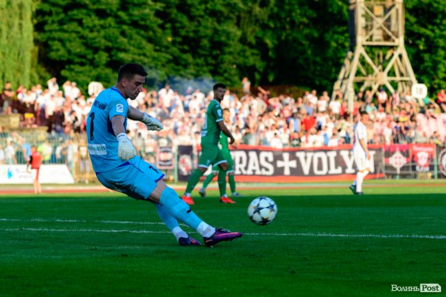 «Волинь» – «Карпати»: великий фотозвіт із нашумілого матчу