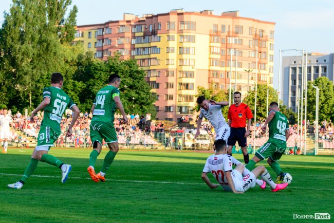 «Волинь» – «Карпати»: великий фотозвіт із нашумілого матчу