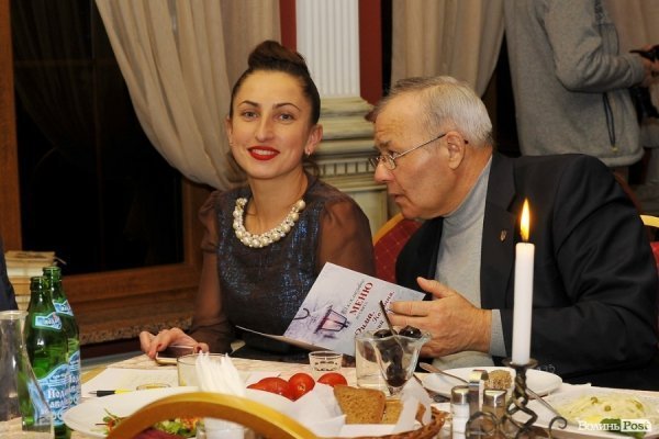 «Зима. Кохання. Новий Рік»: поетичний вечір з присмаком моди в Луцьку