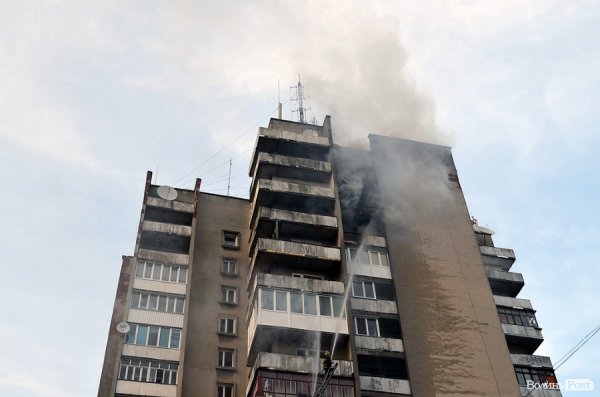 Як горіла 16-поверхівка в центрі Луцька. ФОТО. ВІДЕО