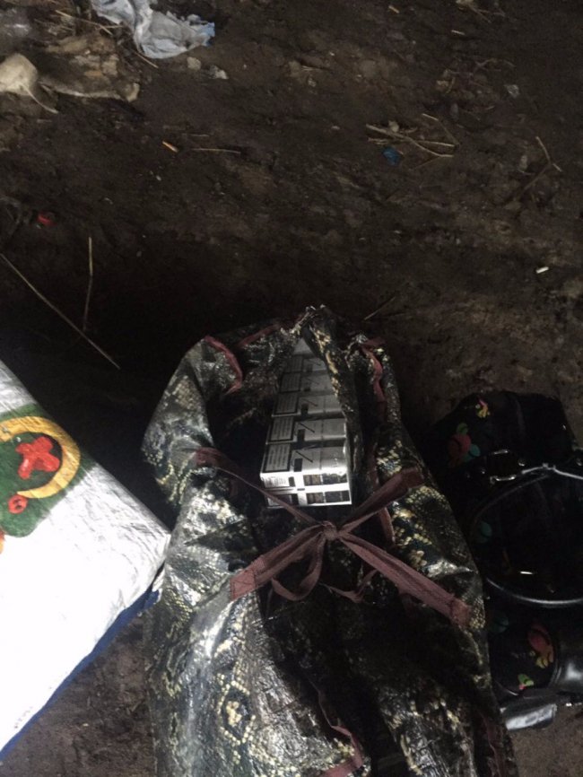 На Волині знайшли 16 ящиків контрабандного тютюну