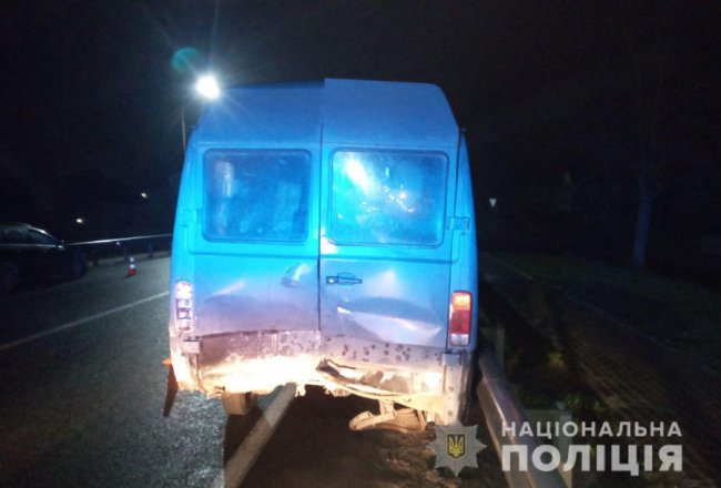 Поблизу села Зміїнець зіткнулись два авто. ФОТО