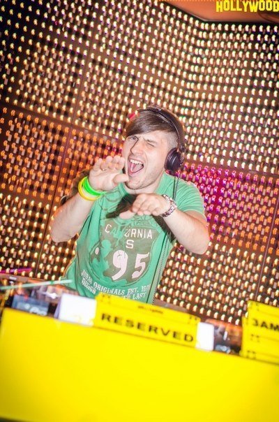 Вечірка в луцькому клубі: «Блондинки проти брюнеточки». ФОТО