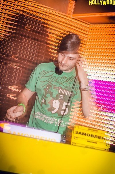 Вечірка в луцькому клубі: «Блондинки проти брюнеточки». ФОТО