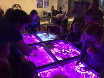 У «Figli Migli» діти вчилися малювати піском*