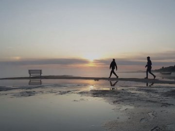 «Там, де народжуються хмари»: неймовірний світанок на озері Світязь. ВІДЕО