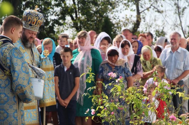 У волинській громаді, яка нещодавно перейшла до ПЦУ, вперше відбулося богослужіння. ФОТО