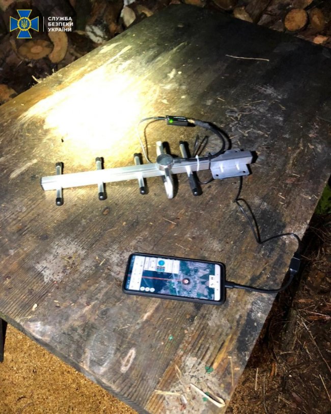 На Волині затримали членів банди, які переправляли квадрокоптером контрабандні цигарки до ЄС. ФОТО