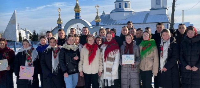 «Аж голоси сіли»: волинські колядники зібрали 700 тисяч для ЗСУ