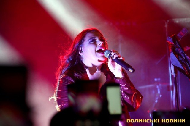 Гурт «KAZKA» у Луцьку підірвав публіку. ФОТО