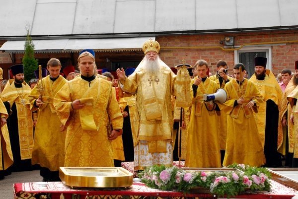 Луцьком хресною ходою пройшли священики. ФОТО