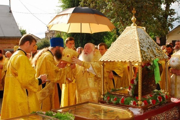 Луцьком хресною ходою пройшли священики. ФОТО