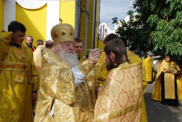 Луцьком хресною ходою пройшли священики. ФОТО