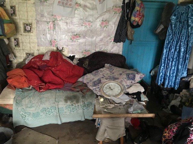 Антисанітарія, безлад та відсутність продуктів: показали умови проживання дітей з Волині