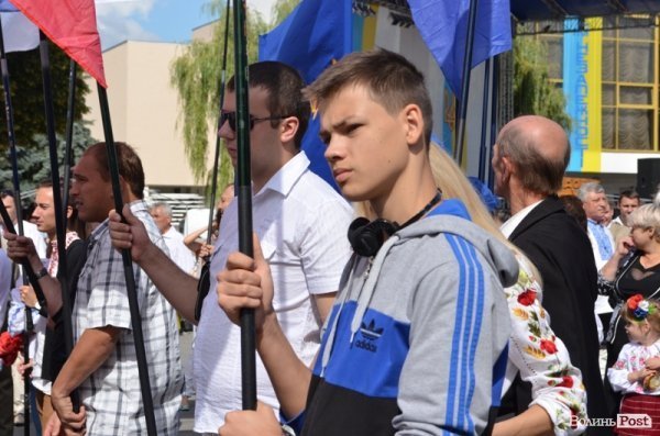 Опозиція на марші: у Луцьку влаштували протестну ходу. ФОТО 