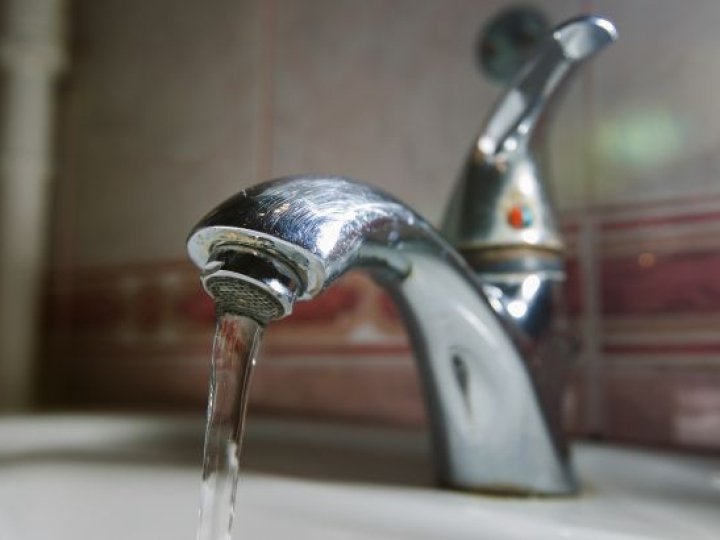 Українцям радять запасатися водою і продуктами: скільки треба мати