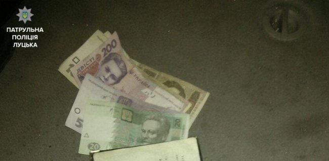 П’яні чоловіки пропонували хабар луцьким патрульним