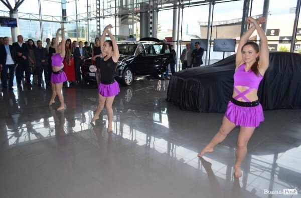 У Луцьку презентували нові автомобілі преміум класу. ФОТО