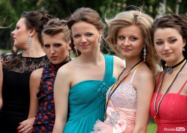 Луцьк відгуляв шкільні випускні. ФОТО