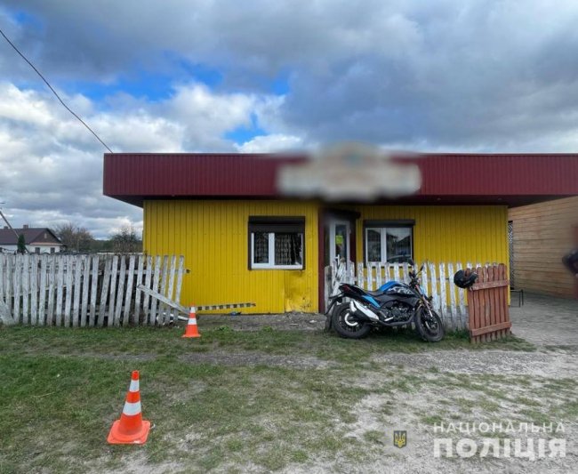 На Волині п'яний 18-річний мотоцикліст в'їхав у магазин. ФОТО