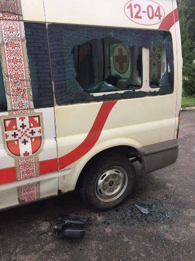 На Волині психічнохворий розгромив карету «швидкої». ФОТО